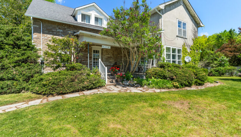 583 Moira St Tweed ontario stone home heritage property in tweed ontario dave chomitz for slale